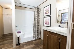 Manufactured-SATISFACTION-36TRU28483RH-Master-Bathroom-20170323-1456404041010